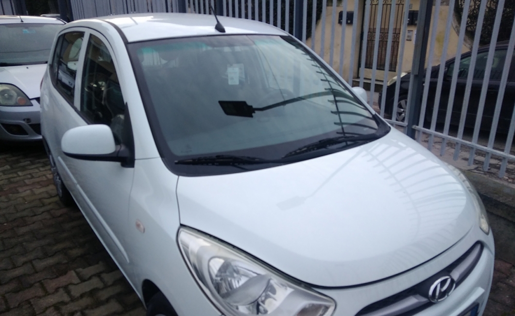 hyundai i 10..